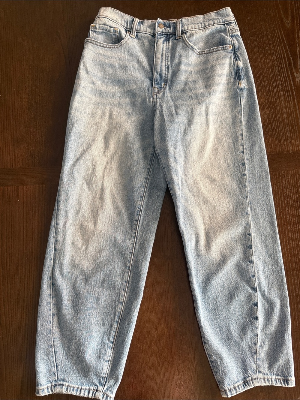 EVEREVE Barrel Leg Jeans Women’s Size 28 Light Wash High Rise Cropped Denim